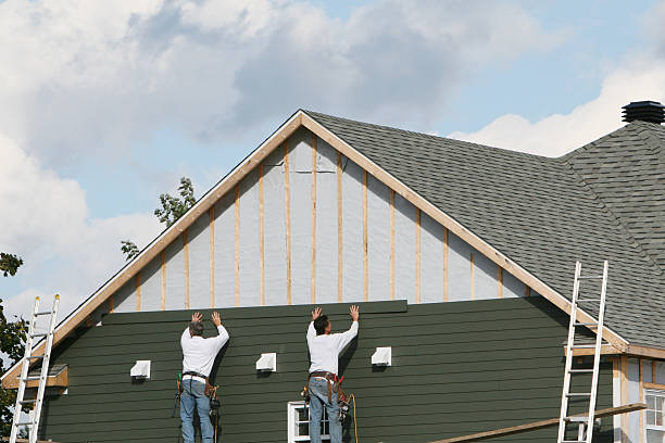 Professional Emergency Siding Repair technician working in North Olmsted, OH